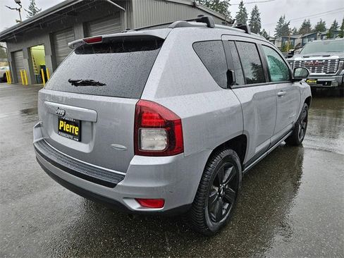 Used 2016 Jeep Compass Latitude image 5