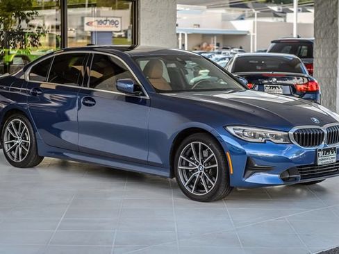 Used 2022 BMW 330i xDrive Sedan w/ Driving Assistance Package AWD/4WD image 4