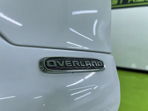 Used 2023 Jeep Grand Cherokee Overland AWD/4WD image 14