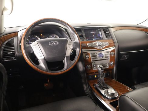 Used 2019 INFINITI QX80 Luxe AWD/4WD image 2