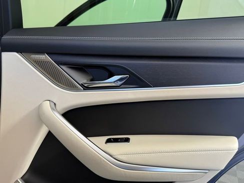 Certified 2026 Jaguar F-PACE R-Dynamic S image 33