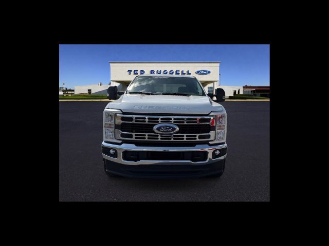 Certified 2025 Ford F250 XLT AWD/4WD image 3