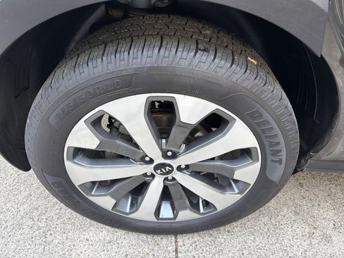 Used 2021 Kia Telluride EX w/ EX Premium Package image 17