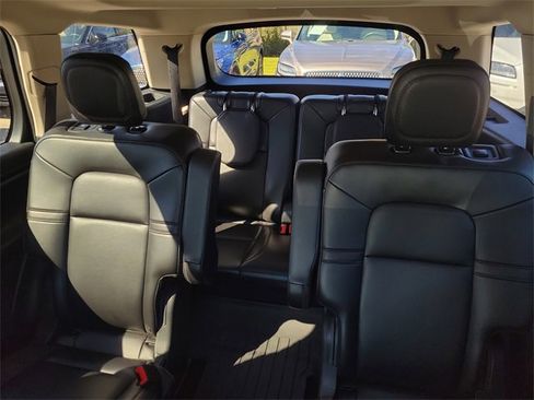 Certified 2024 Lincoln Aviator 2WD w/ Premium Package image 10