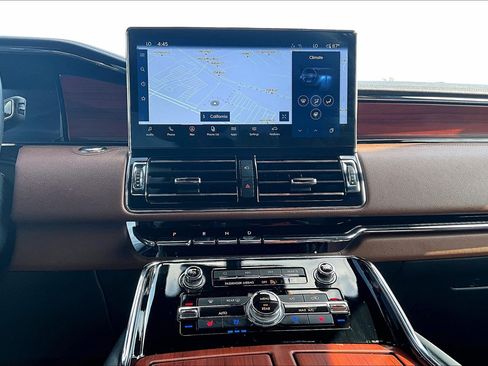 Used 2023 Lincoln Navigator Reserve AWD/4WD image 15