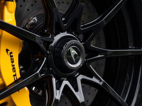 Used 2019 McLaren Senna image 11