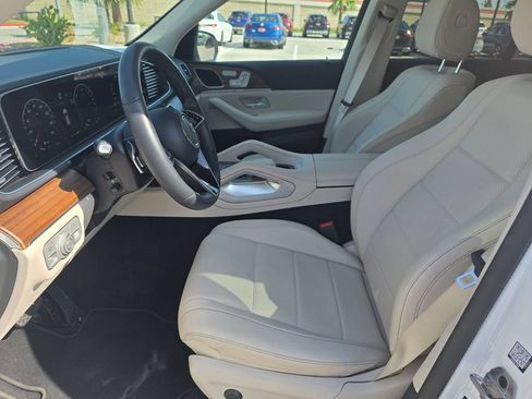 Used 2025 Mercedes-Benz GLE 450e 4MATIC image 11