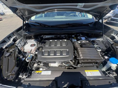 Used 2026 Volkswagen Tiguan SE FWD image 34