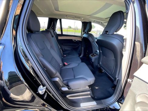Used 2025 Volvo XC90 B5 Core w/ Protection Package Premier image 29