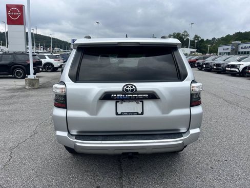 Used 2022 Toyota 4Runner TRD Off-Road Premium AWD/4WD image 6