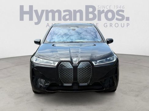 Used 2024 BMW iX xDrive50 w/ Sport Package AWD/4WD image 8