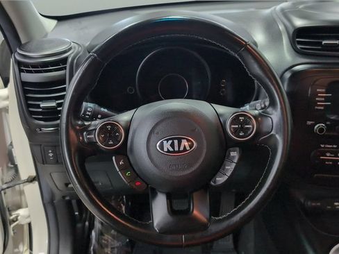 Used 2017 Kia Soul + w/ Designer's Package FWD image 9