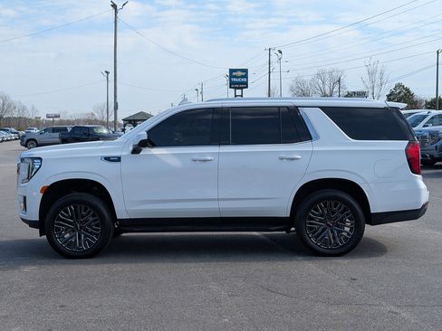 Used 2023 GMC Yukon SLE image 13