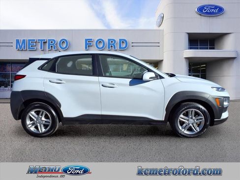 Used 2021 Hyundai Kona SE image 2