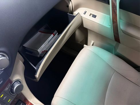 Used 2011 Toyota Highlander Limited w/ Tow Pkg FWD image 27