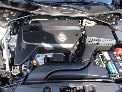 Used 2015 Nissan Altima 2.5 S w/ Sport Value Package image 18