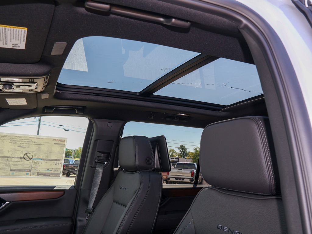 New 2026 GMC Yukon XL Denali w/ Denali Reserve Package AWD/4WD image 12