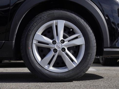 Certified 2024 Nissan Kicks S image 8