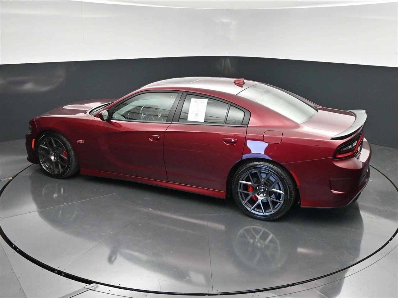 Used 2017 Dodge Charger R/T Scat Pack w/ Technology Group RWD image 28