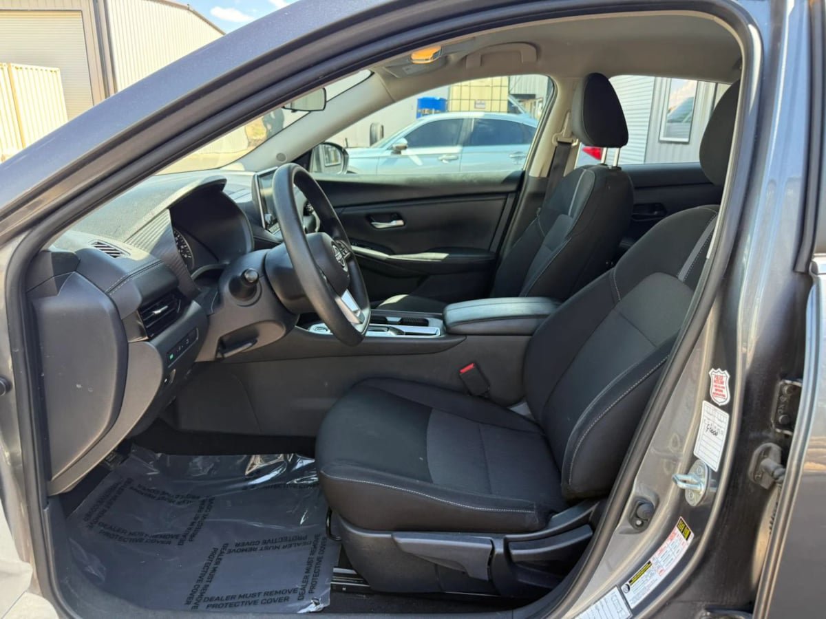 Used 2024 Nissan Sentra SV FWD image 18