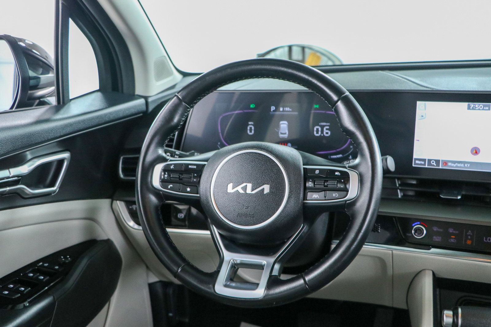 Used 2024 Kia Sportage EX AWD/4WD image 12
