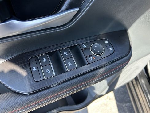 New 2025 Nissan Kicks SR image 24