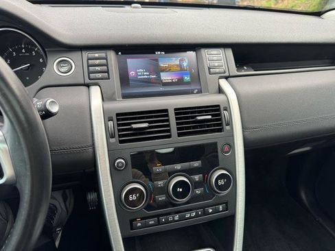 Used 2017 Land Rover Discovery Sport HSE image 16