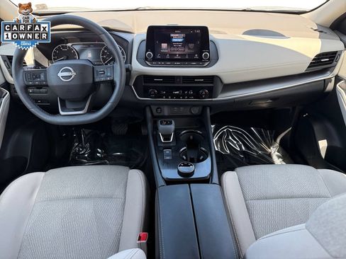 Certified 2025 Nissan Rogue SV AWD/4WD image 10