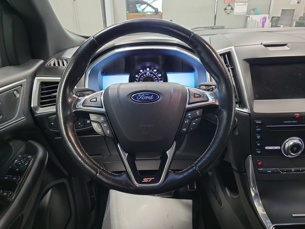 Used 2019 Ford Edge ST AWD/4WD image 34