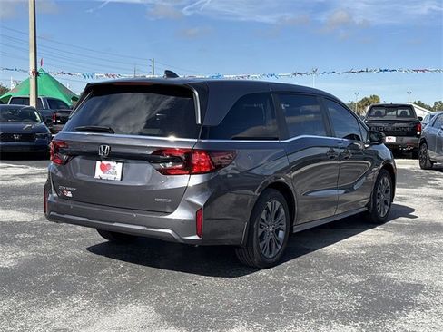 New 2026 Honda Odyssey Touring image 5