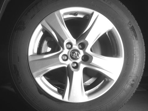 Used 2025 Toyota Highlander LE image 12