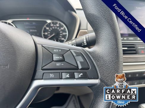 Used 2025 Nissan Altima 2.5 SV FWD image 37