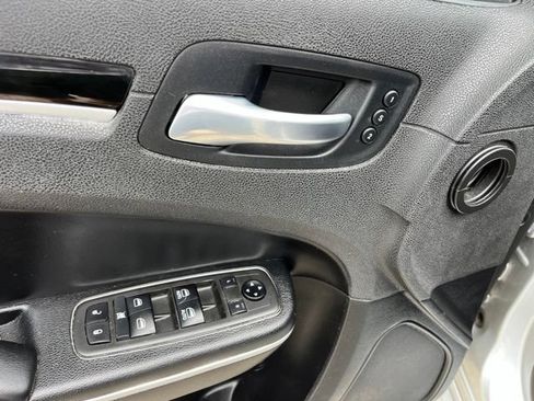 Used 2021 Chrysler 300 S w/ S Model Appearance Package RWD image 16