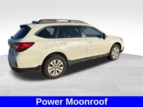 Used 2017 Subaru Outback 2.5i Premium image 5