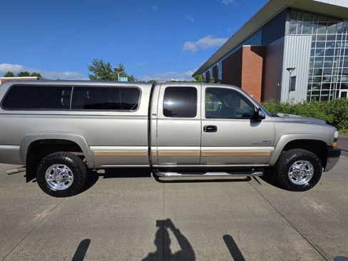 Used 2001 Chevrolet Silverado 2500 LT w/ Off-Road Skid Plate Pkg AWD/4WD image 4