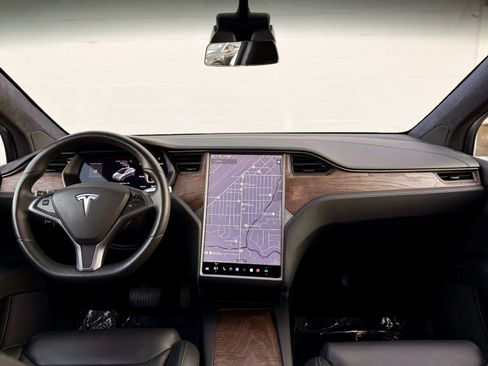 Used 2018 Tesla Model X 100D image 11