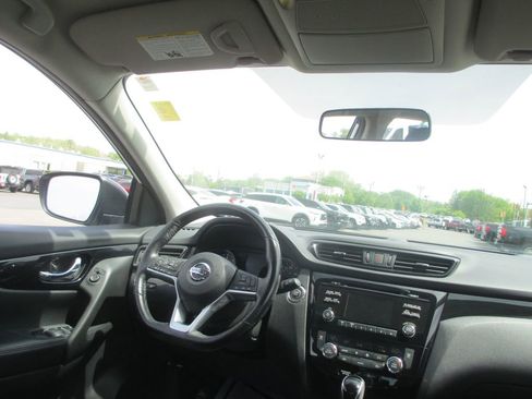 Used 2017 Nissan Rogue Sport SV w/ SV All-Weather Package image 20