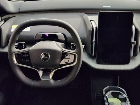 New 2026 Volvo EX30 Plus w/ Climate Package image 24