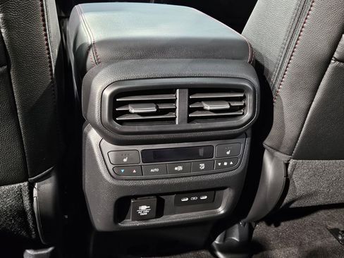 Used 2025 Honda Passport Black Edition image 36