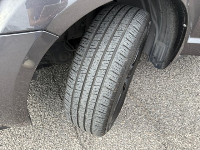 Used 2020 Dodge Journey SE w/ SE Popular Equipment Group FWD image 21