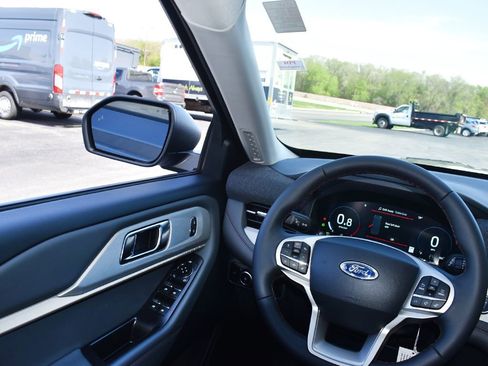 New 2026 Ford Explorer Active AWD/4WD image 19