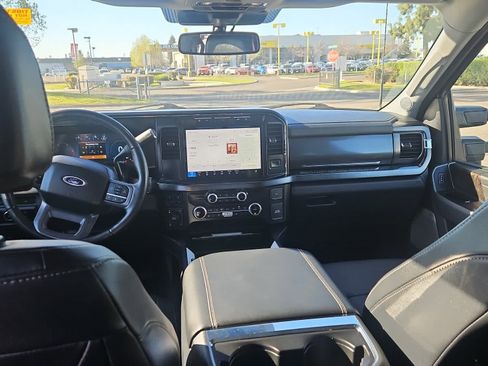 Used 2023 Ford F250 Lariat w/ FX4 Off-Road Package image 9