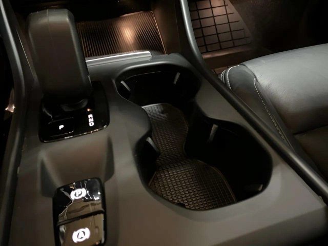 Used 2023 Volvo XC40 B4 Core w/ Convenience Package FWD image 52