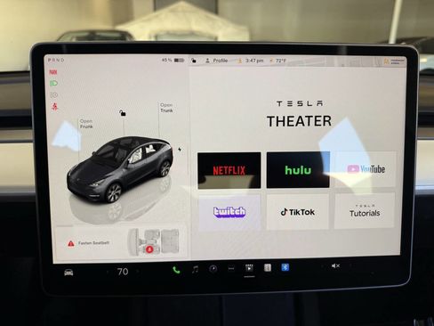 Used 2023 Tesla Model Y Long Range image 15