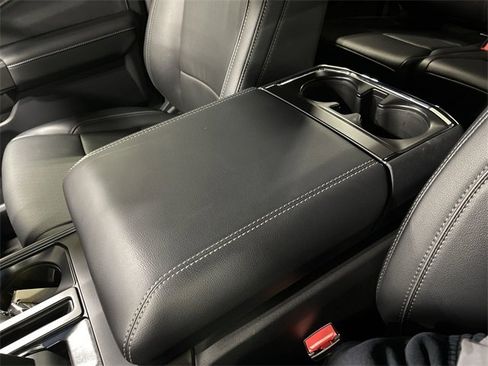 Used 2025 Ford F150 Lariat w/ Equipment Group 501A Mid image 26