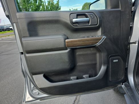 Used 2021 Chevrolet Silverado 1500 LT Trail Boss w/ Convenience Package II AWD/4WD image 9