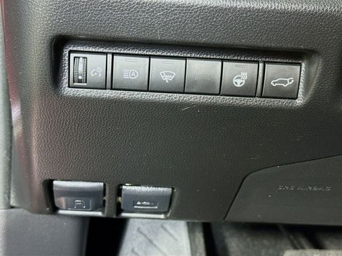 Certified 2022 Toyota RAV4 XLE Premium FWD image 11