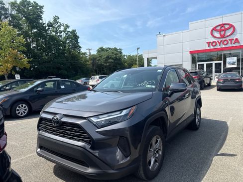 Used 2025 Toyota RAV4 XLE AWD/4WD image 1