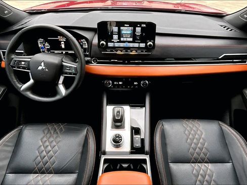 Used 2023 Mitsubishi Outlander SEL image 15