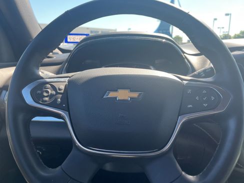 Used 2023 Chevrolet Traverse LT image 10